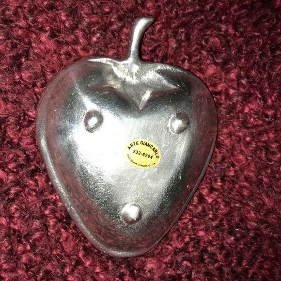 Arte Giancarlo Vintage Pewter Strawberry Dish - Picture 5 of 6